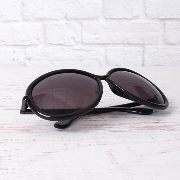 Tom Ford Sunglasses Women Black Round Frames Lens